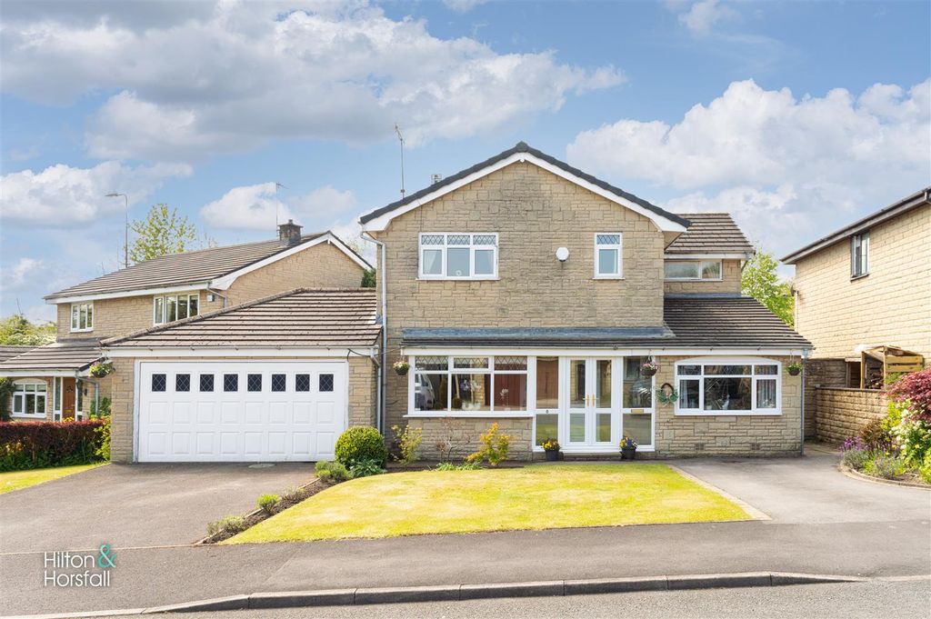 Property photo 1 of 19 Applegarth