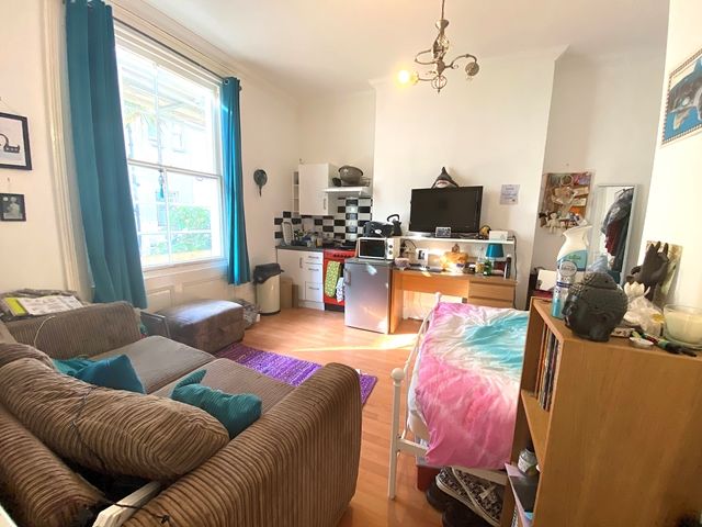 Property photo 2 of 6