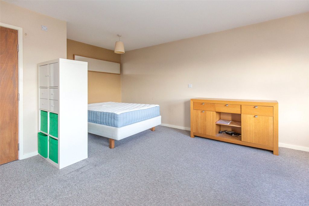 Property photo 3 of 6 Picture No. 02