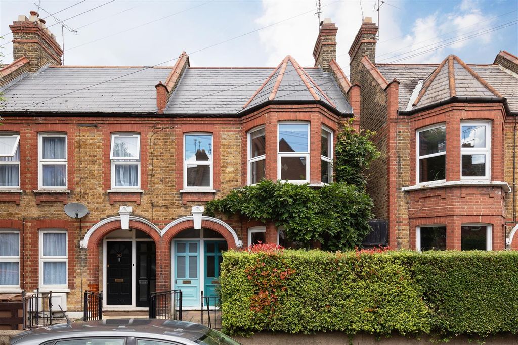 Property photo 1 of 38 Brettenham Road, E17