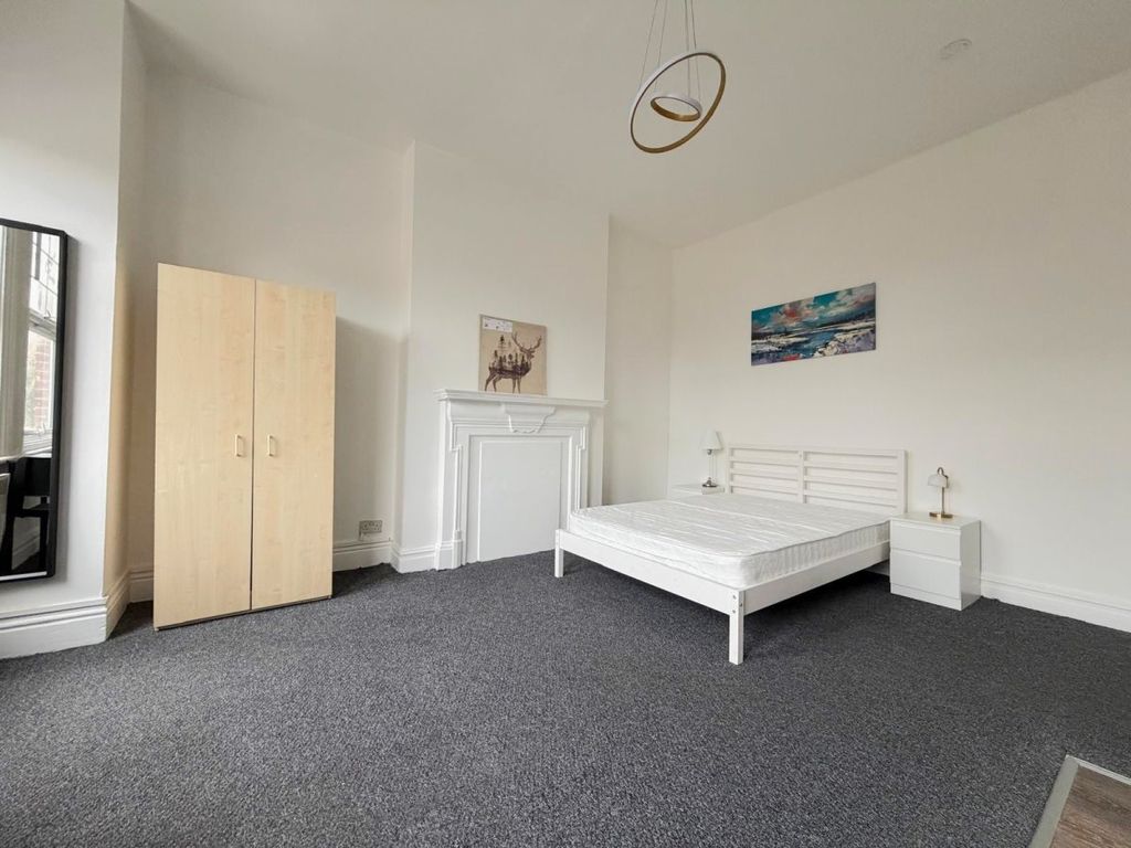 Property photo 1 of 4