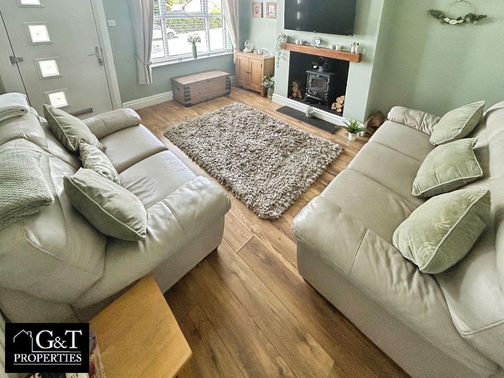 Property photo 2 of 25