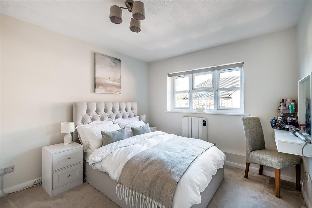 Additional image 6 of 1 bed flat for saleAshtead KT21