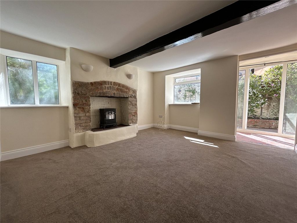 Property photo 2 of 8 Picture No. 16