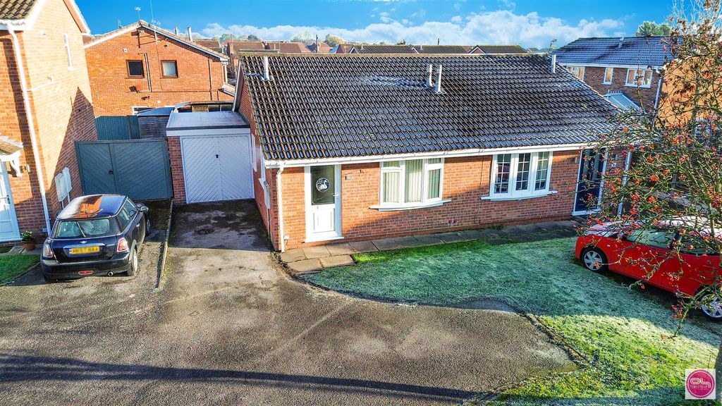 Property photo 2 of 22 Britannia Drive, Stretton (9).Jpg