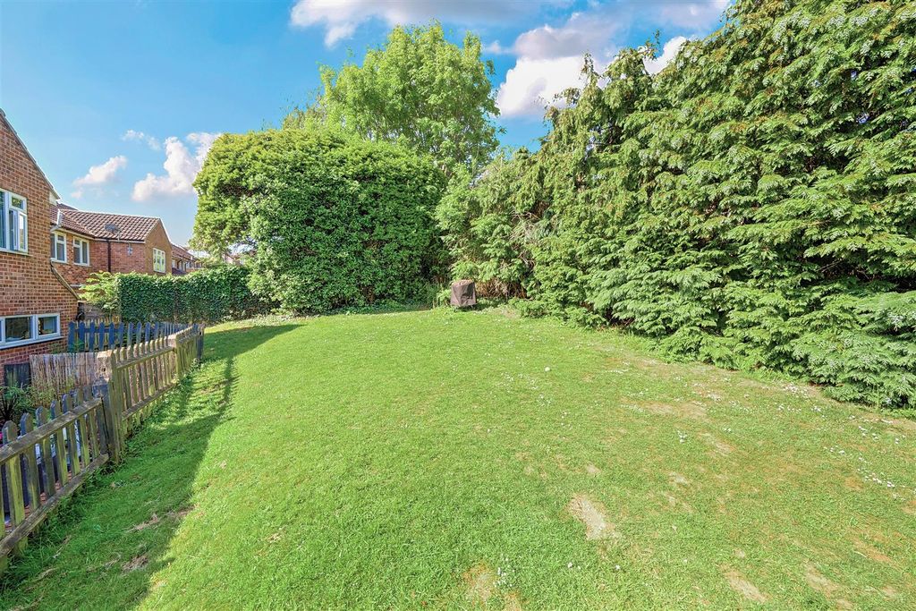 Property photo 3 of 20 Garden: