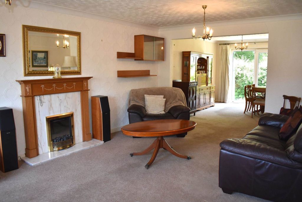 Property photo 3 of 32