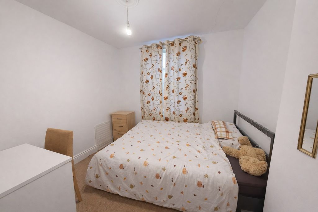 Additional image 4 of 8 bed terraced house to rentDitchling Rise, Brighton BN1