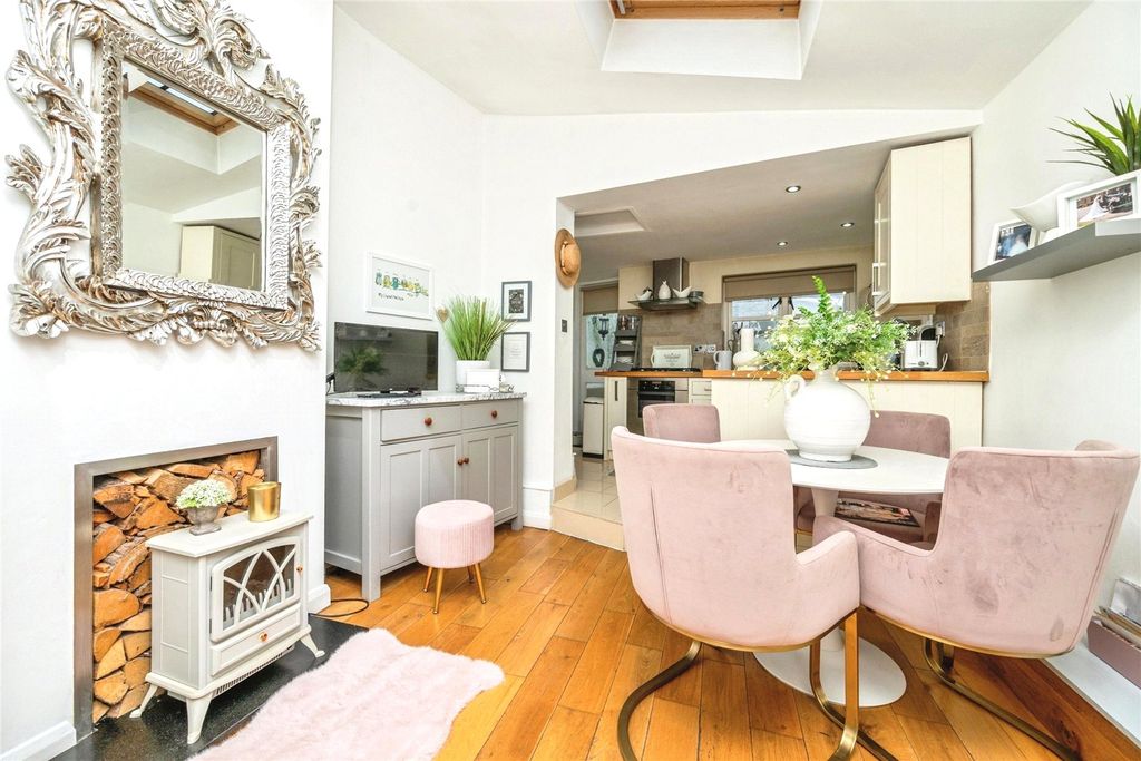 Property photo 2 of 14 Kitchen Dining Room