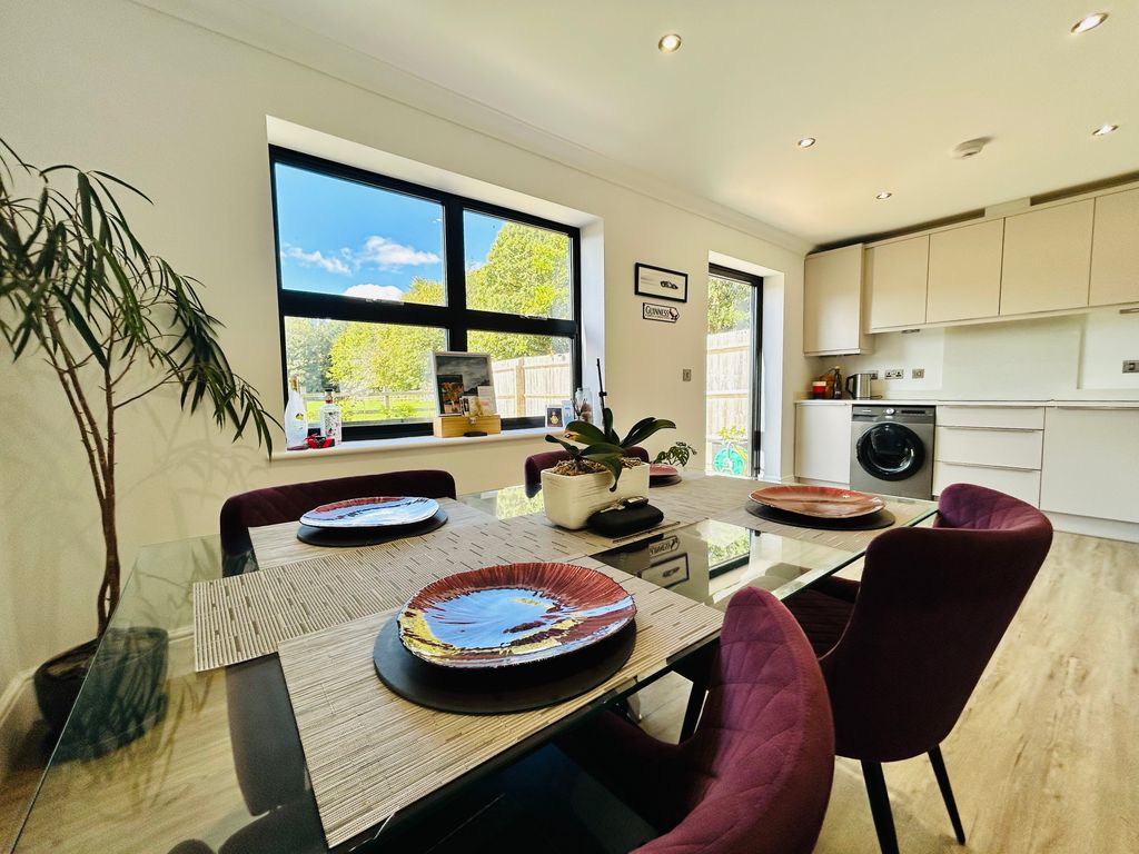 Property photo 2 of 14 Dining Room