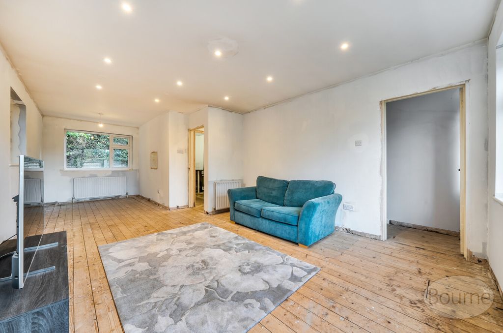 Property photo 3 of 23 F4E3Df81-Be29-411...
