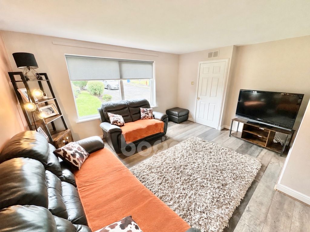 Property photo 3 of 23 Aitken Drive, Beith Lounge