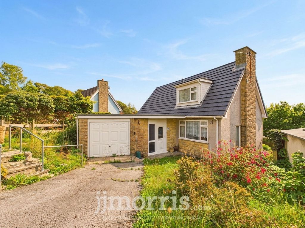 Property photo 1 of 34