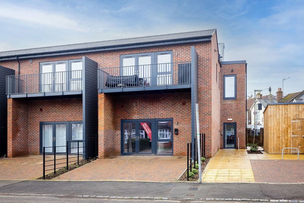 Property photo 1 of 7