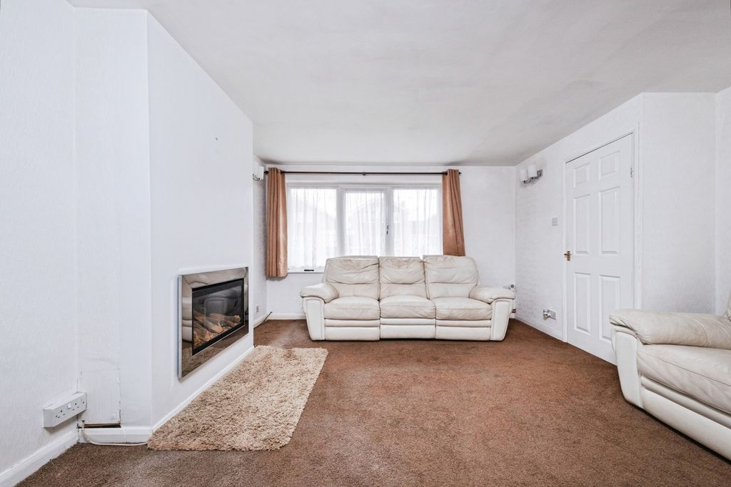 Property photo 3 of 17 Photo