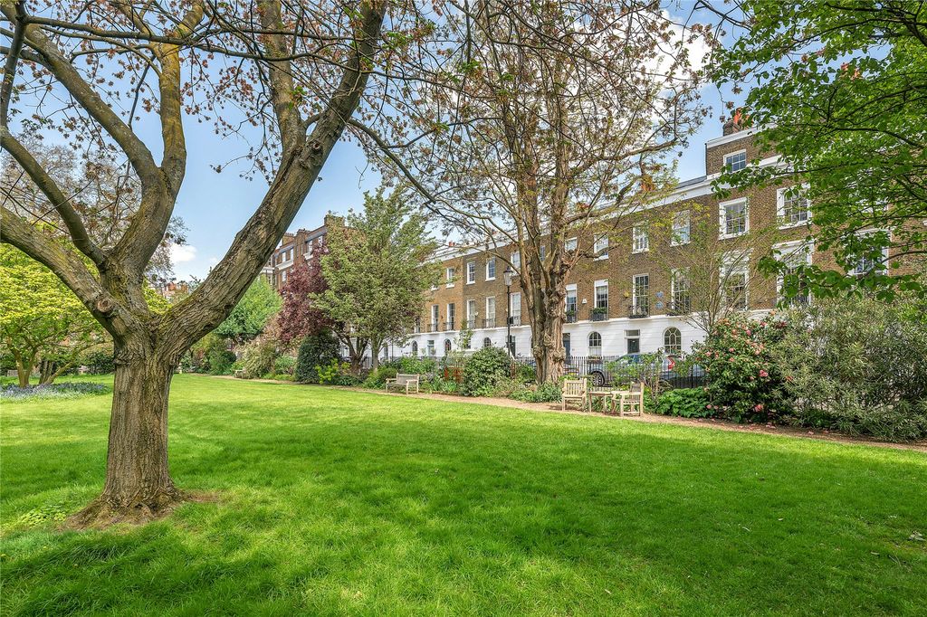 Property photo 3 of 26 Paultons Square