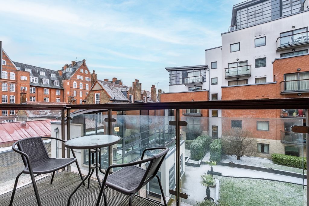 Property photo 2 of 15 Horsley-Court-07