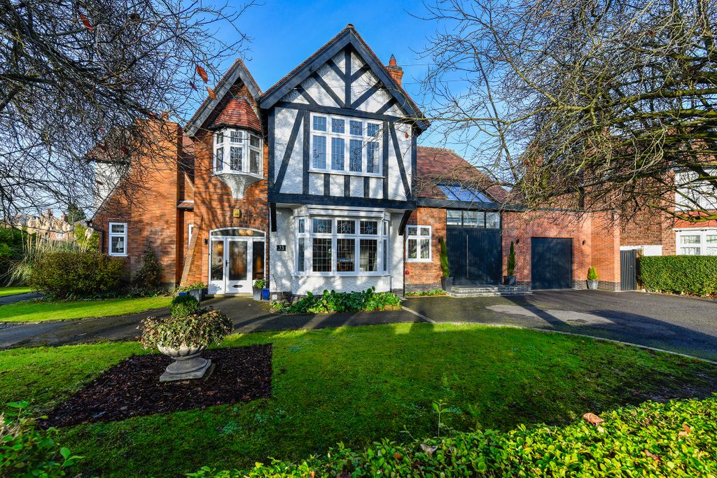Property photo 1 of 31