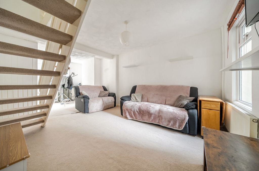 Property photo 2 of 9 1409257-20-6989F1...