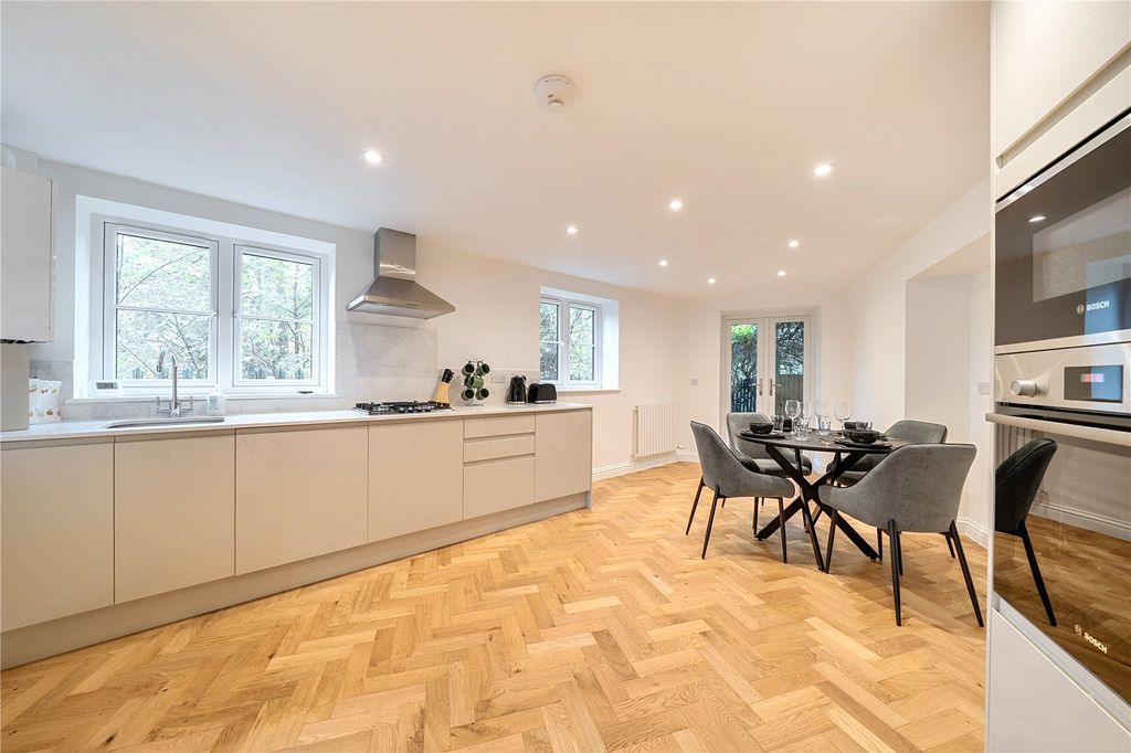 Property photo 2 of 46 Reception