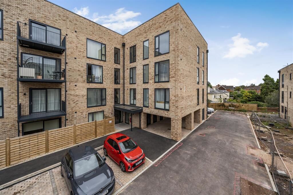 Property photo 1 of 10 Photo 8