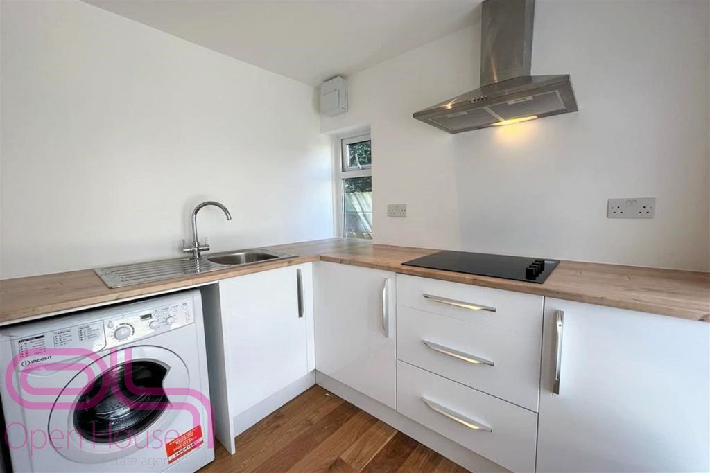 Property photo 3 of 4 Queens Gardens Kitchen.Jpg