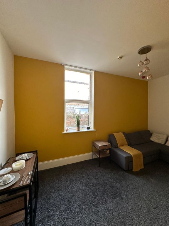 Property photo 3 of 10 A4026B75-78d9-4Ab1-82d4-74ee76Fa9B48
