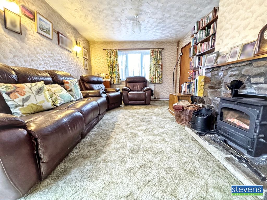 Property photo 3 of 21 Image00017_Blurred (11)