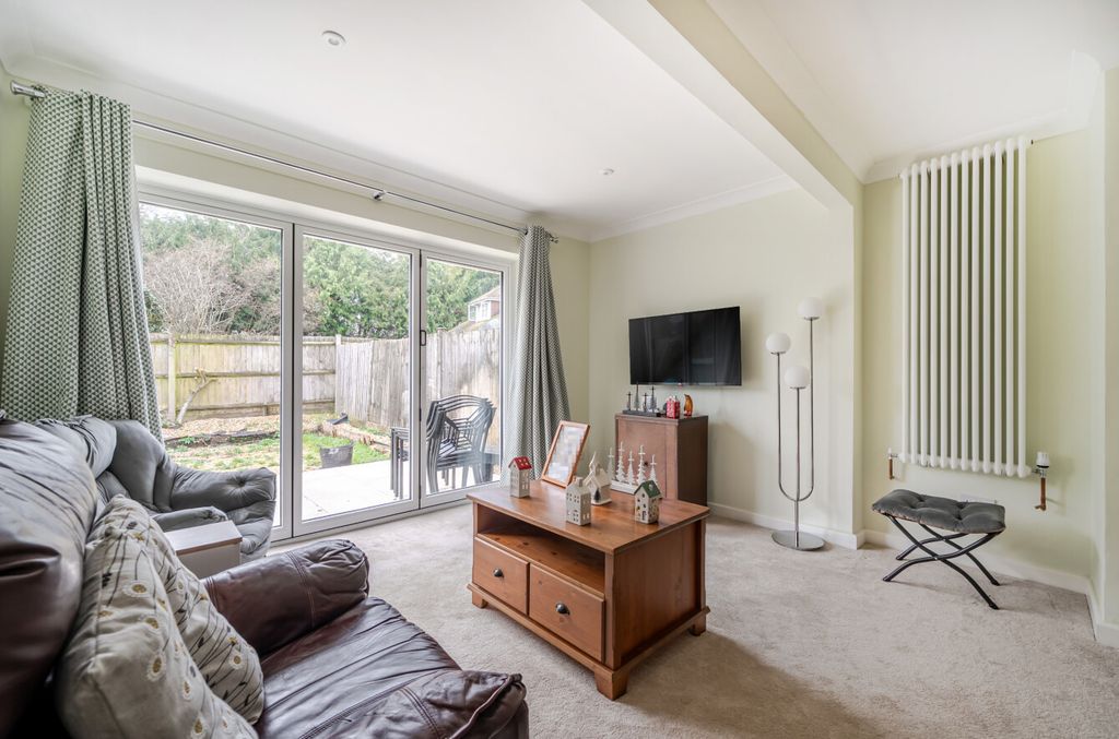 Property photo 3 of 12 1394180-10-694A9c...