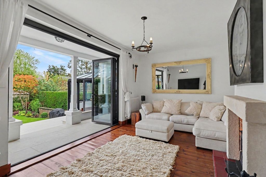 Property photo 3 of 25