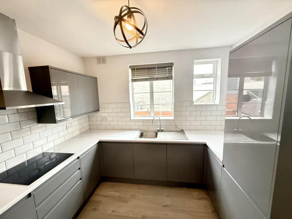 Property photo 1 of 7 Kitchen