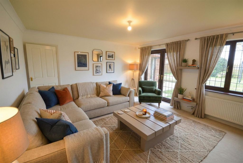 Property photo 2 of 14 Lounge1.Png