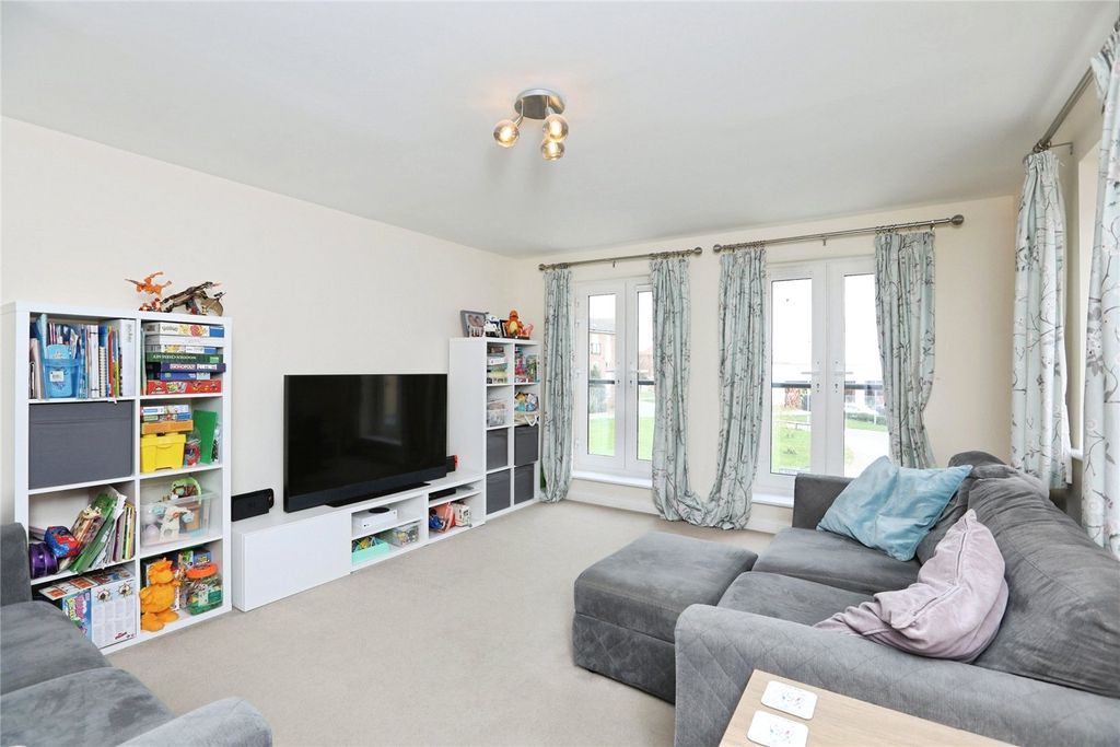 Property photo 3 of 18 Picture No. 06