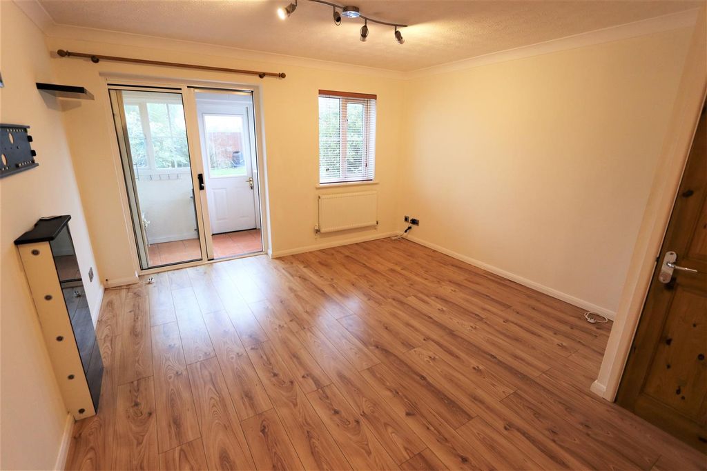 Property photo 3 of 8