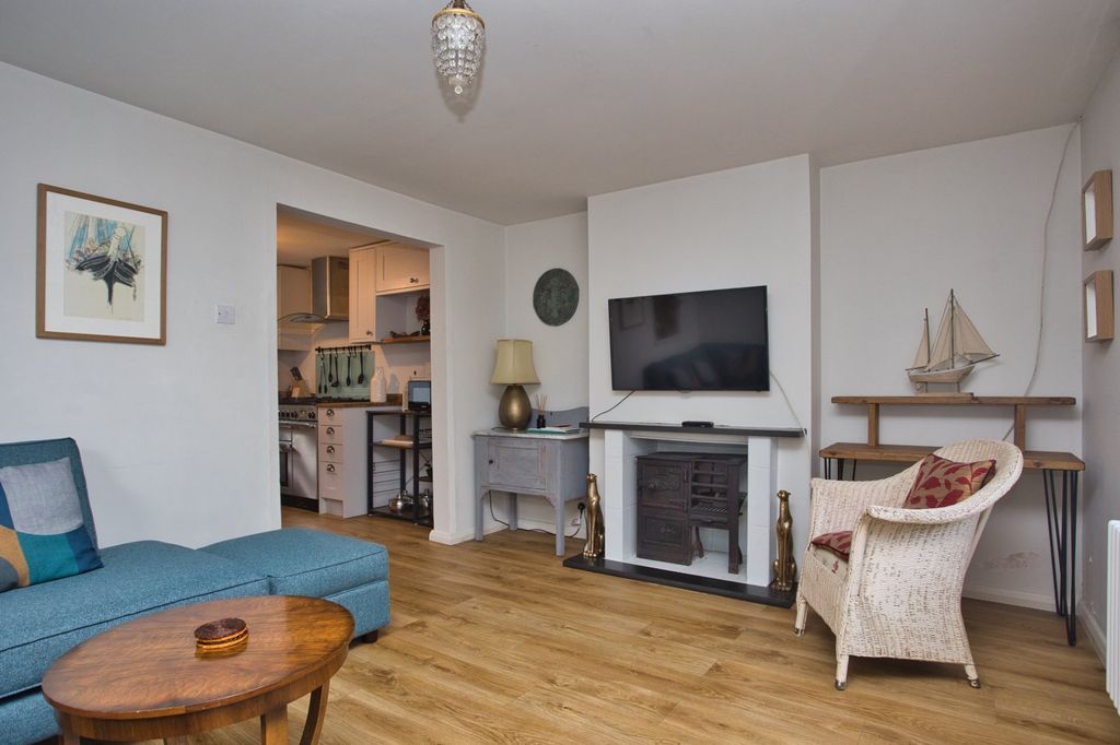 Property photo 3 of 10 Picture 3