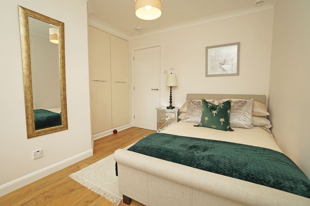 Additional image 24 of 5 bed terraced house for saleSennen Place, Port Solent, Portsmouth PO6