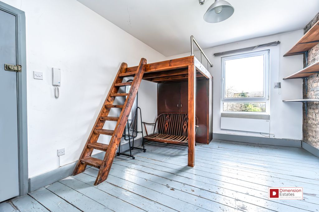 Property photo 3 of 4