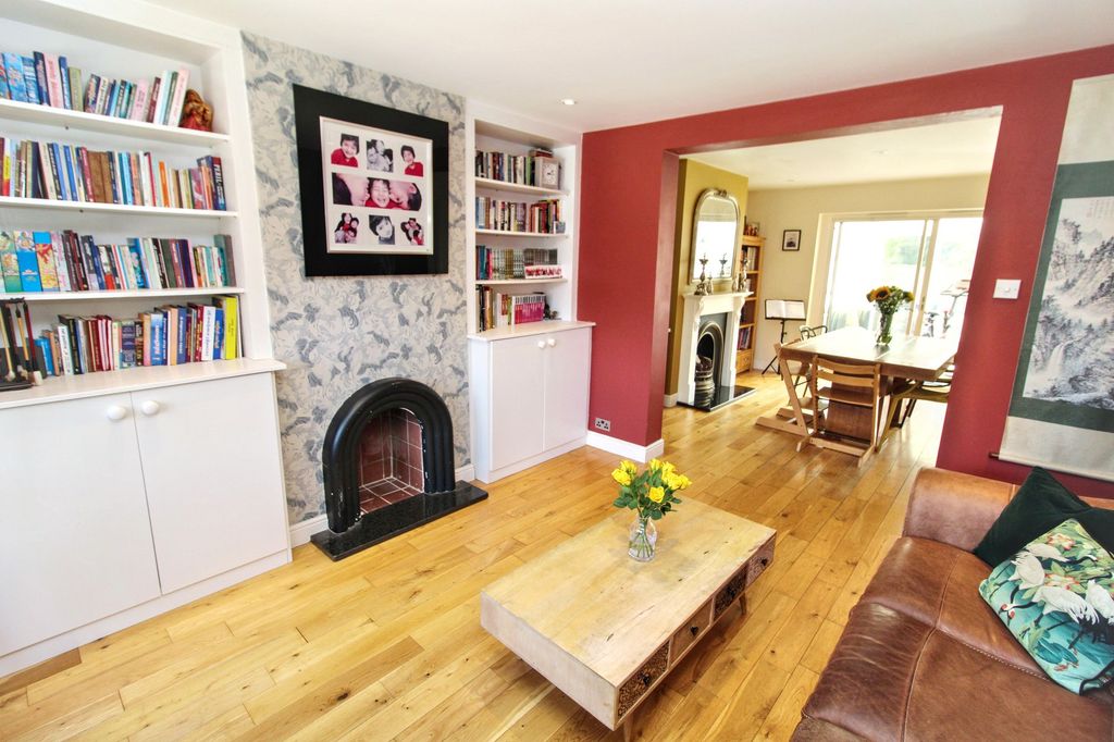 Property photo 2 of 19