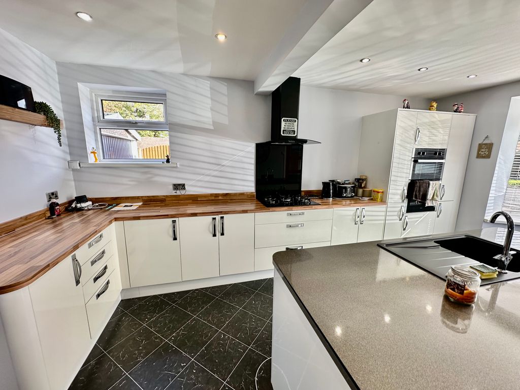 Property photo 2 of 32 Img_3529