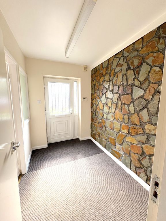 Property photo 3 of 25