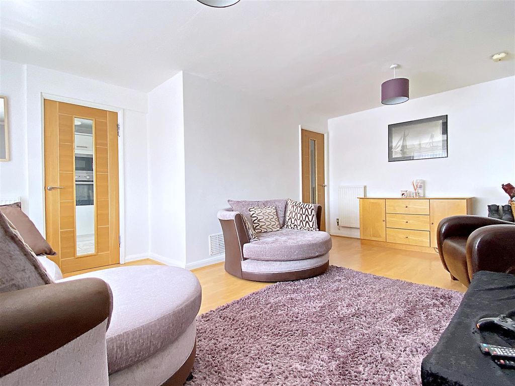 Additional image 4 of 2 bed flat for saleAlbion Street, Kenilworth CV8