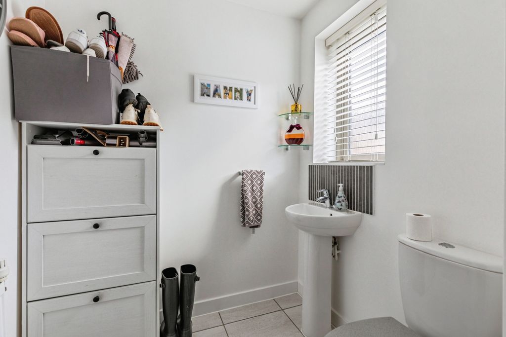 Property photo 3 of 19