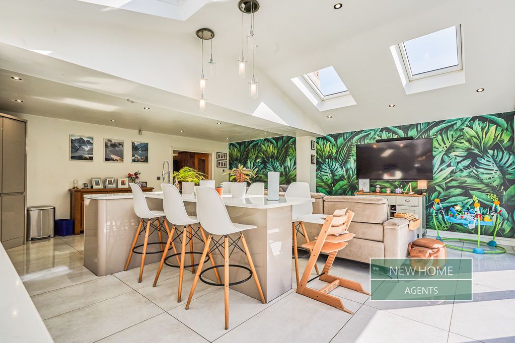 Property photo 2 of 46 Photo 33