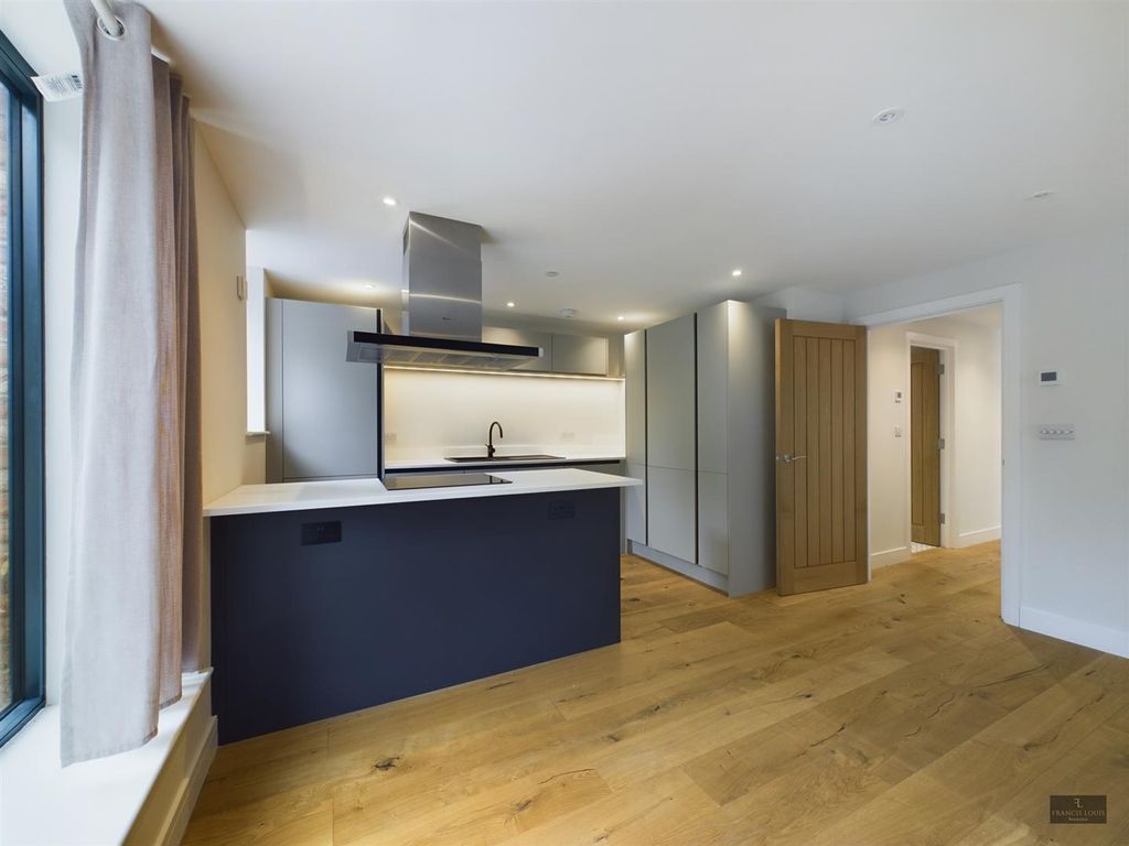 Property photo 1 of 9 Cam01856G0-Pr0145-Still005.Jpg
