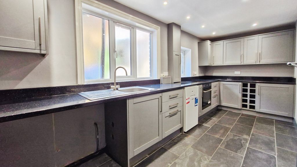 Property photo 2 of 18 4580Bf3d-20250610_150434