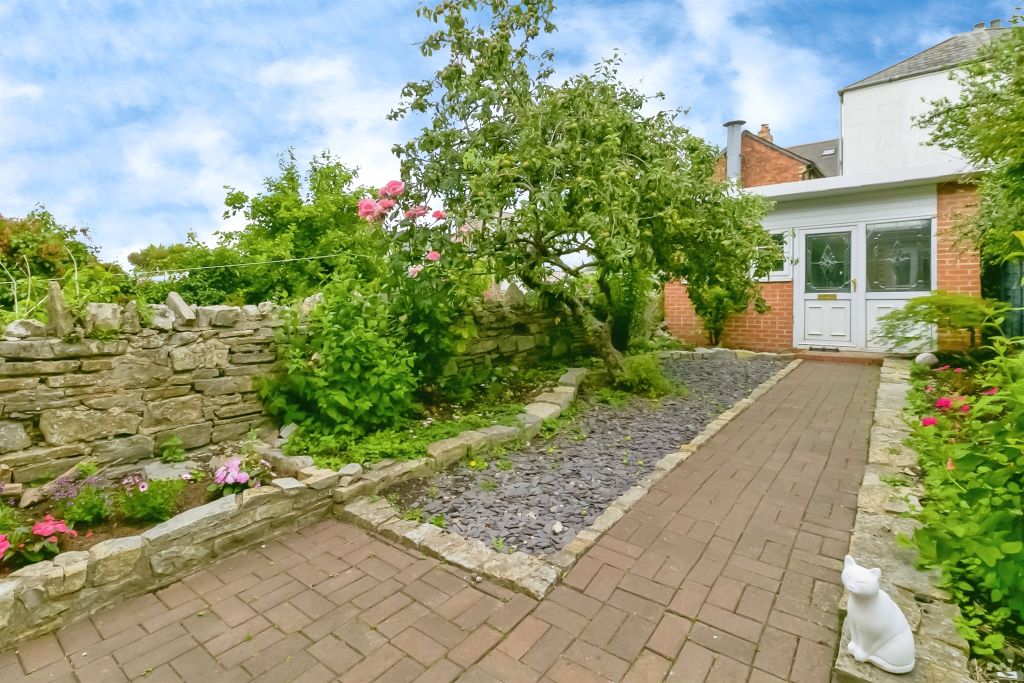 Property photo 1 of 17