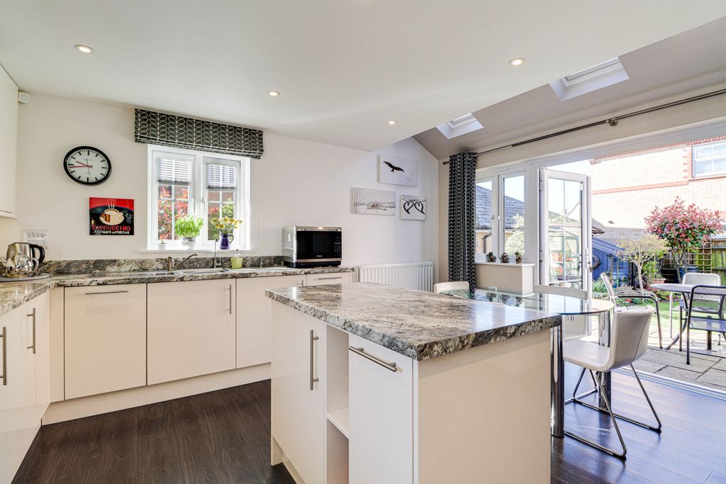 Property photo 3 of 22 Kitchen/Diner