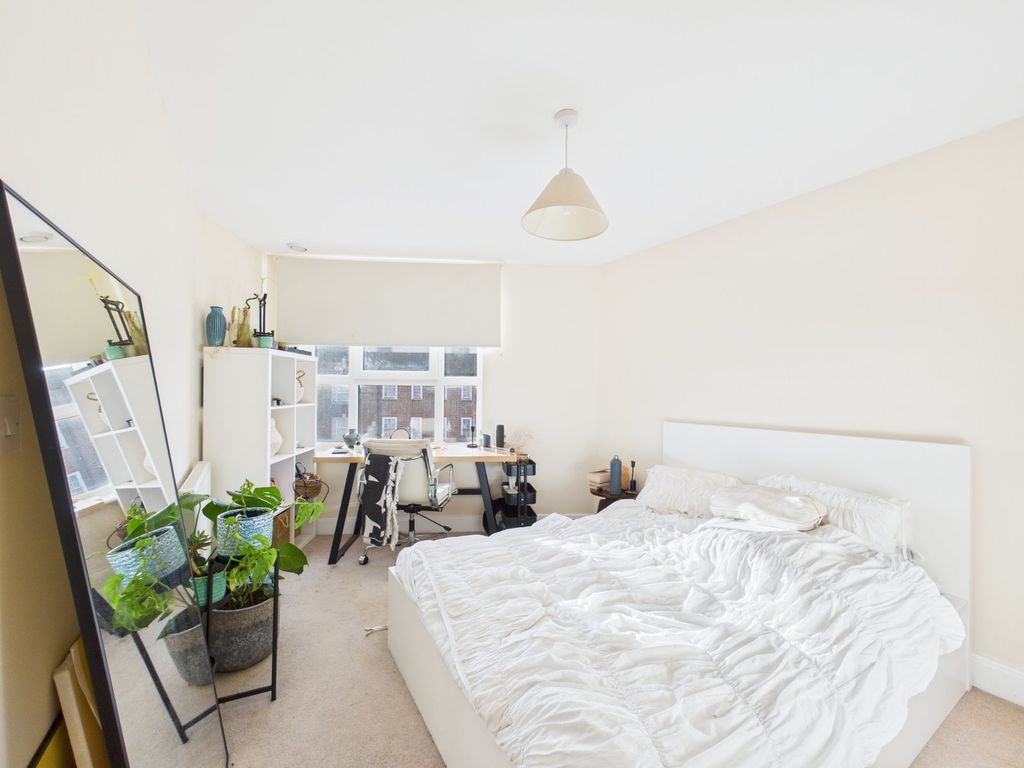 Property photo 2 of 7 Picture No. 11