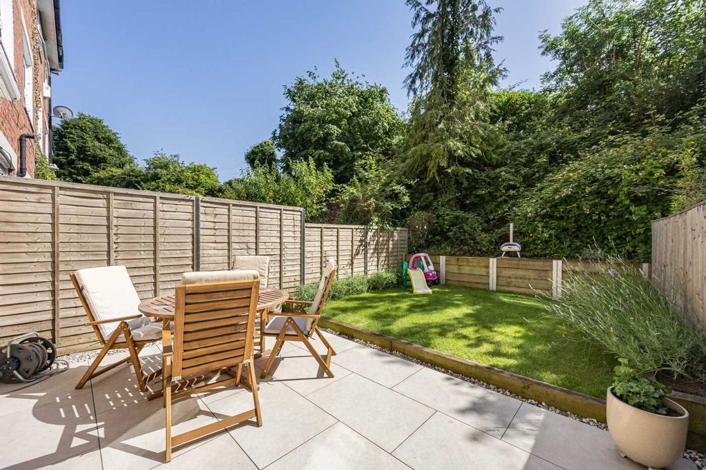 Property photo 2 of 17