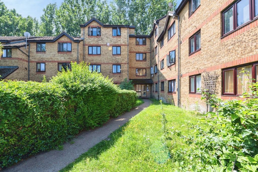 Property photo 1 of 11